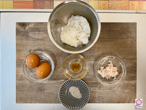 Ingredient board for crab omelette