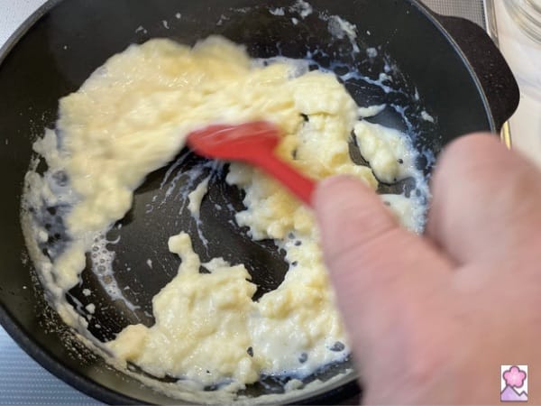 Mixing roux for Béchamel sauce