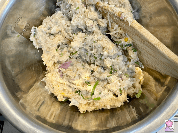 Shellfish cake ingredients after processing in a bowl