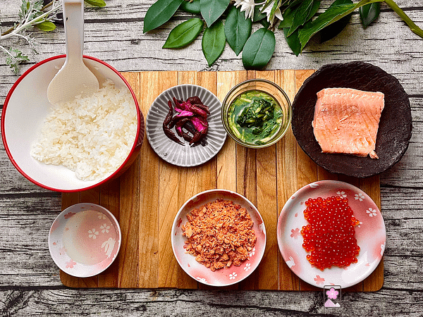 Ingredient board for Salmon and Ikura Bento Box.