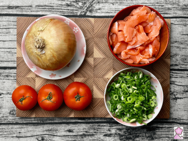 Lomi Lomi Salmon Ingredient board
