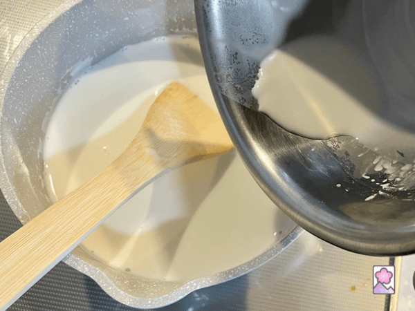Adding dissolved kudzu powder to milk mixture