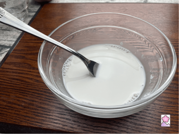 Kudzu starch mixed with water in a glass bowl until smooth