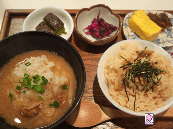 Fukugawa Meishi with all the side dishes