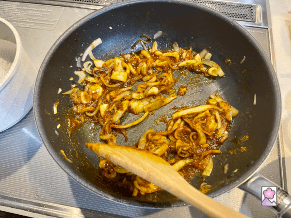 Toyama chukka curry ramen roux cooks in a fry pan