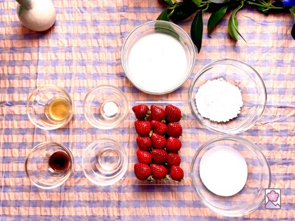 Ingredients for strawberry mousse