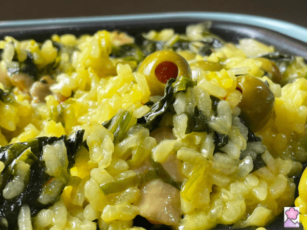 Chicken and Olive Paella on a hot plate