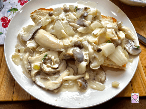 Mushroom Fricassée on a plate
